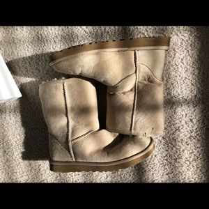 Tan midi UGG Boots
